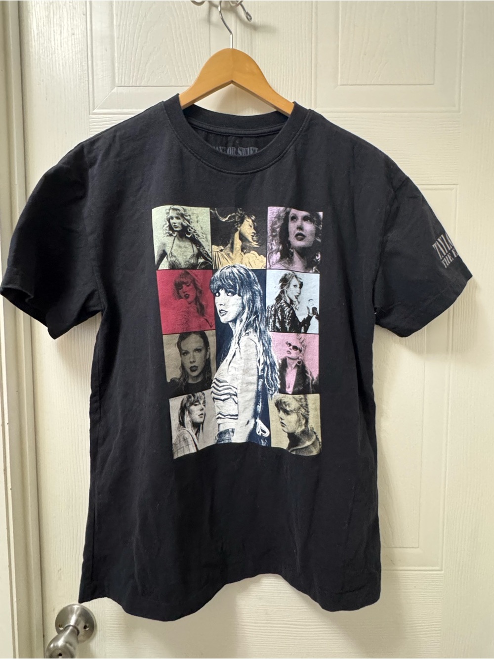 Taylor Swift Black Short-Sleeve Graphic Portrait Grid Tee